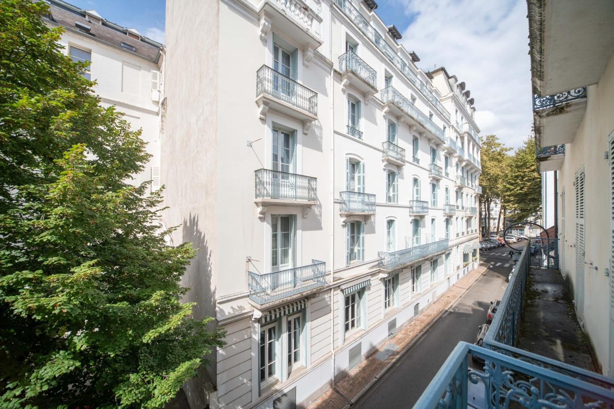 Residence Serbie - Appartements Design Et Climatises En Centre Ville Vichy Ngoại thất bức ảnh